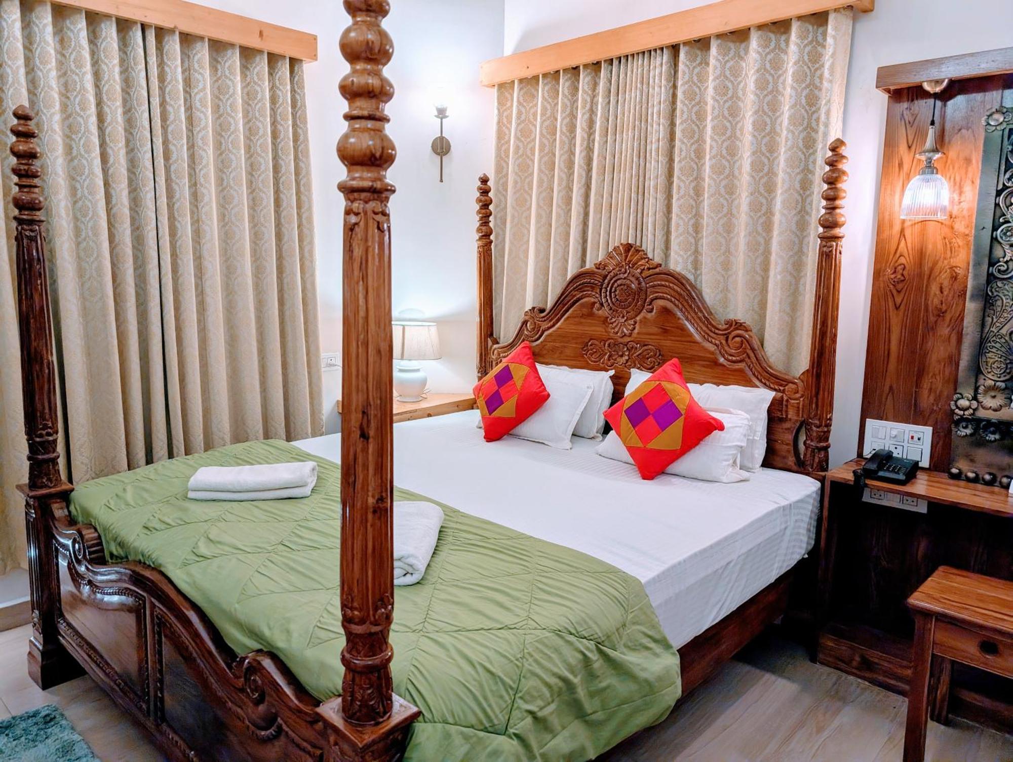 Dip Holidays Shanti Niketan Room photo