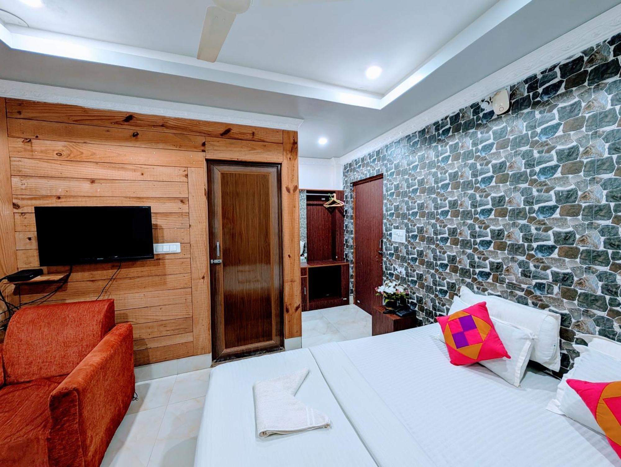 Dip Holidays Shanti Niketan Room photo